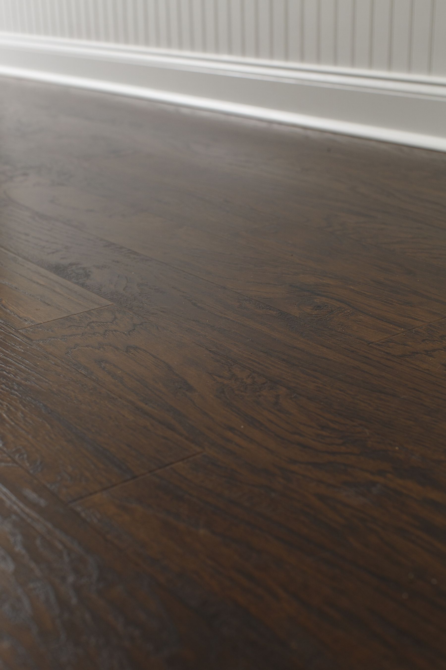 Laminate floor closeup in Crescent Homes