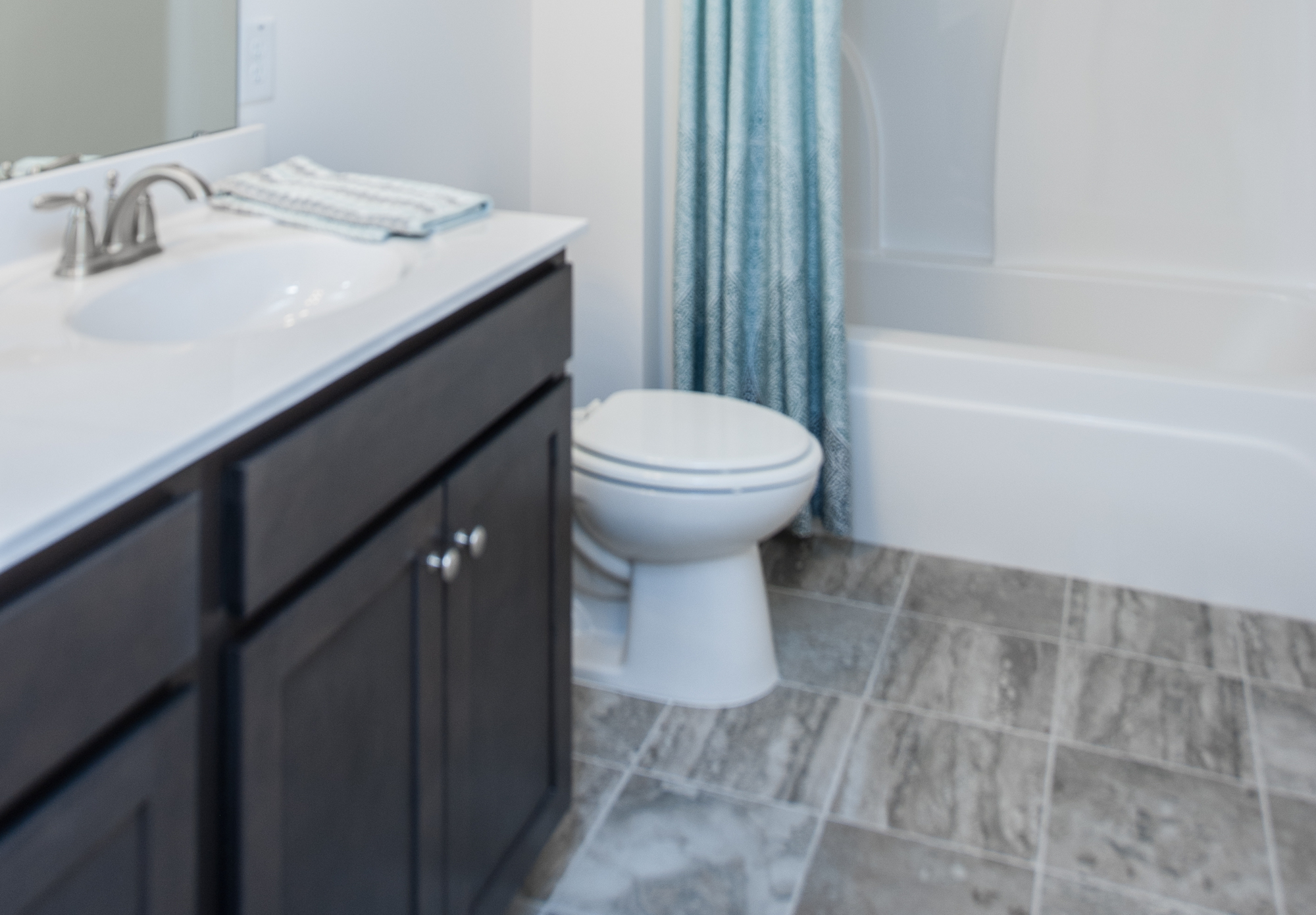 Crescent Homes Hunters Bend Summerville Model Bathroom